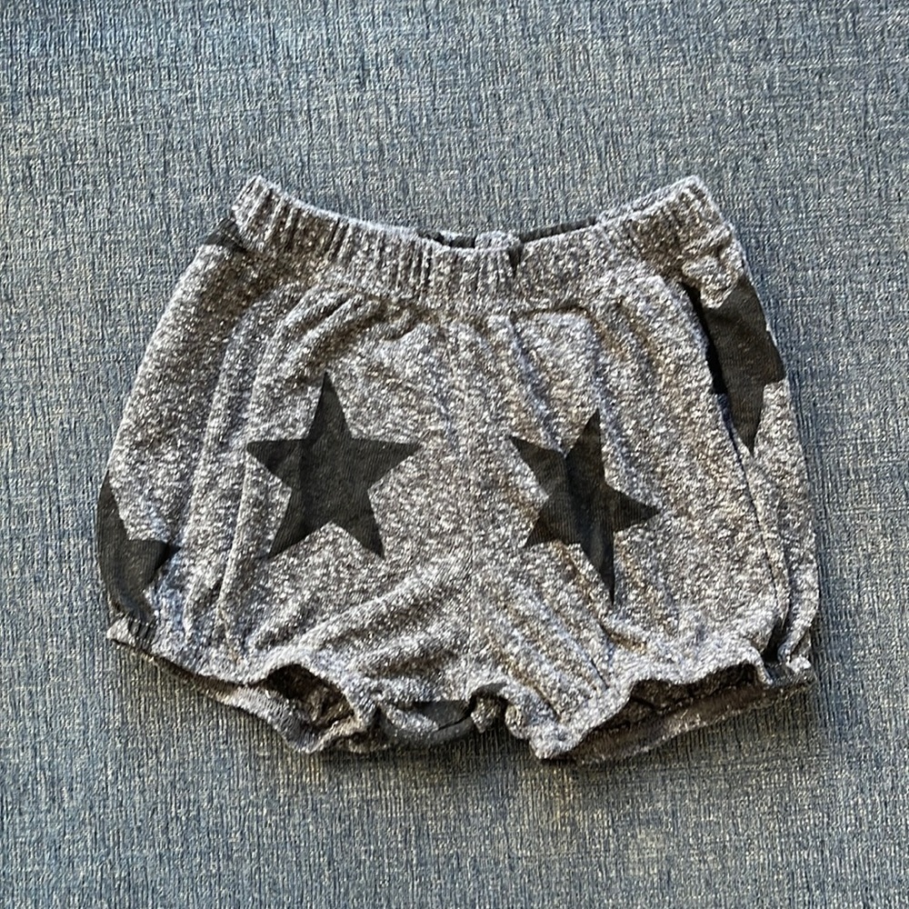 NUNUNU unisex star shorts gray and black 18-24m